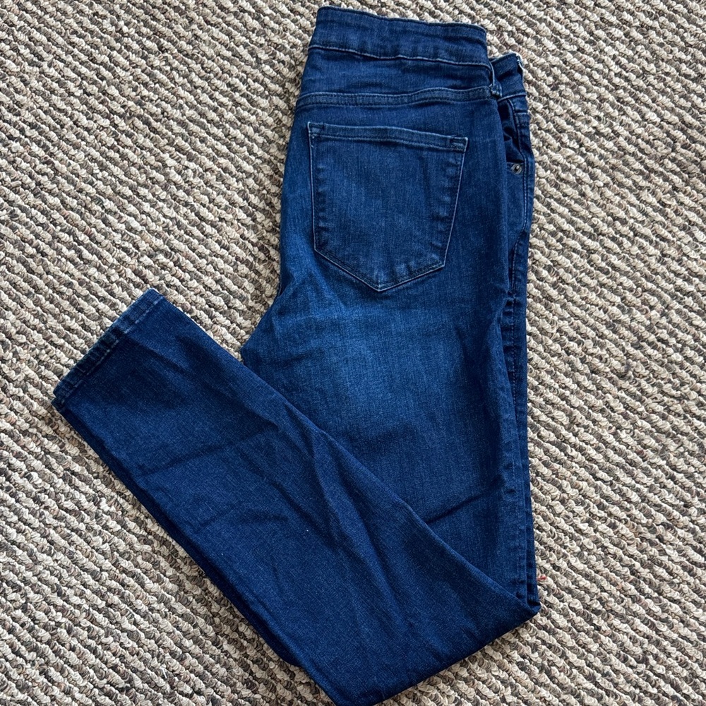 Old Navy Rockstar sculpt Denim Skinny Jeans